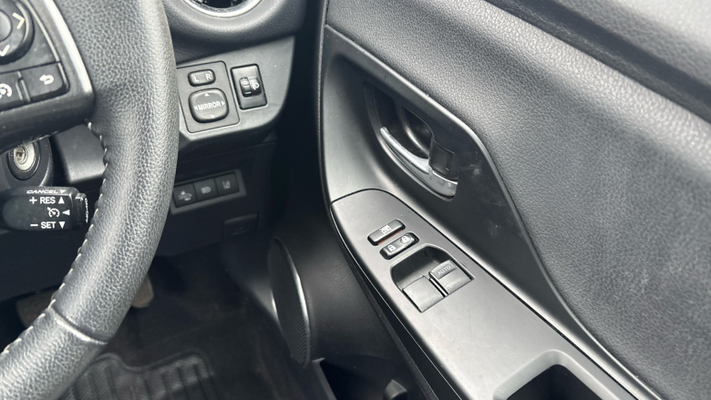 Toyota Yaris 1.5 VVT-i Y20 5dr [Bi-tone] Petrol Hatchback